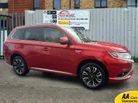 Used Mitsubishi Outlander P-HEV 200 HP (147 kW) 2015 Red SUV