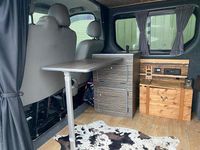 Used Vauxhall Vivaro 115 HP (84 kW) 2011 White MPV