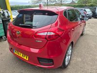 Używany Kia Ceed 2017 Czerwony Hatchback