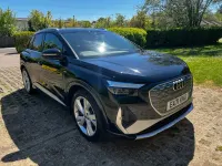 Używany Audi Q4 e-tron S-Line 125 kW (170 KM) 2021 Czarny SUV