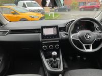 Used Renault Clio V Iconic 90 HP (66 kW) 2022 Hatchback
