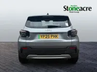 Usado Jeep Avenger Altitude 114 kW (156 HP) 2025 Cinzento SUV