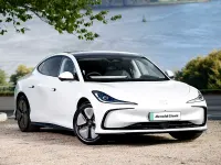 Novo MG IM5 216 kW (295 HP) 2026 Branco Citadino