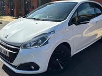 Used Peugeot 208 2018 White Hatchback