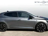 Usado Renault Clio V Techno 140 HP (102 kW) 2024 Cinzento