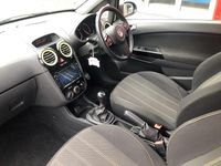 Used Vauxhall Corsa Edition 85 HP (62 kW) 2014 Yellow Hatchback