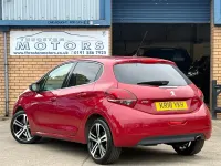 Used Peugeot 208 GT-line 100 HP (73 kW) 2018 Red Hatchback