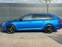 Usado Skoda Superb SportlinePlus 190 CV (139 kW) 2022 Azul Familiar