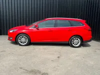 Usado Ford Focus Zetec 125 HP (91 kW) 2015 Vermelho Carrinha