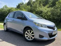 Used Toyota Yaris 99 HP (72 kW) 2012 Blue Hatchback