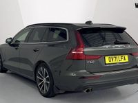 used Volvo V60 Estate (2021/71)Momentum B3 (P) FWD auto 5d