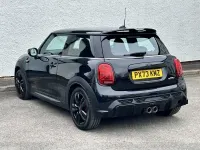 Begagnad Mini John Cooper Works Hatch 228 HK (167 kW) 2023 Svart Halvkombi
