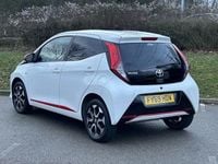 Used Toyota Aygo Trend 71 HP (52 kW) 2019 White Hatchback