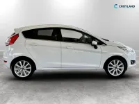 Used Ford Fiesta Titanium 100 HP (73 kW) 2015 White Hatchback