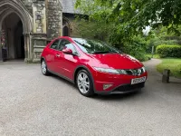 Begagnad Honda Civic ES 140 HK (102 kW) 2009 Röd Halvkombi