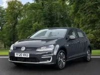 Begagnad VW e-Golf 100 kW (136 HK) 2020 Grå Halvkombi