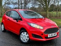 Used Ford Fiesta Studio 80 HP (58 kW) 2014 Red Hatchback