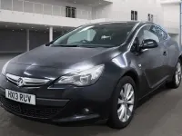 Usado Vauxhall Astra GTC SRi 140 HP (102 kW) 2013 Preto Citadino