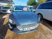 Begagnad Ford Focus Zetec 120 HK (88 kW) 2020 Blå Kombi