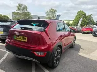 Begagnad Kia e-Niro 11 kW (15 HK) 2024 Röd SUV