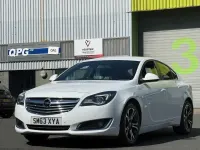 Used Vauxhall Insignia Edition 140 HP (102 kW) 2014 White Hatchback