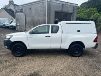 Used Toyota HiLux Active 150 HP (110 kW) 2018 White Pickup