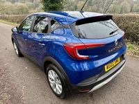 Second-hand Renault Captur Iconic 140 CP (102 kW) 2022 Albastru SUV