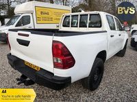 Used Toyota HiLux Active 150 HP (110 kW) 2022 White Pickup