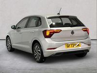 Usado VW Polo Life 80 HP (58 kW) 2023 Prateado Citadino