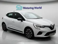 Used Renault Clio Evolution 141 HP (103 kW) 2023 White Hatchback