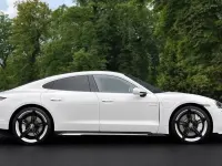 Usado Porsche Taycan Performance Package 500 kW (680 HP) 2021 Branco Sedan
