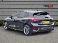 Used Ford Focus ST-Line 155 HP (114 kW) 2022 Agate black premium paint Hatchback