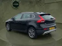 Usado Volvo V40 2016 Negro Utilitario