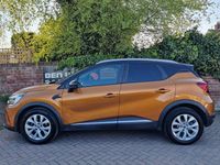 Second-hand Renault Captur Iconic 2021 Portocaliu SUV