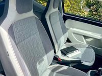 Used VW up! Beats 60 HP (44 kW) 2017 Hatchback