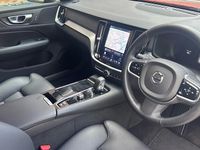 Usado Volvo V60 Plus 350 HP (257 kW) 2025 Vermelho Carrinha