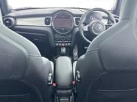 Usado Mini John Cooper Works Hatch 231 CV (169 kW) 2024 Plateado Utilitario