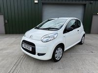 Used Citroën C1 68 HP (50 kW) 2011 White Hatchback