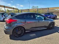 Usado Ford Focus RS 350 HP (257 kW) 2016 Cinzento Citadino
