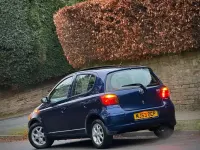 Used Toyota Yaris 2003 Blue Hatchback