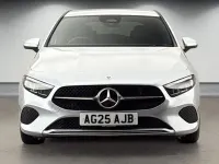 Usado Mercedes A180 Executive 134 HP (98 kW) 2025 Prateado Citadino
