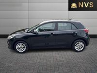 Begagnad Kia Rio 99 HK (72 kW) 2017 Svart Halvkombi