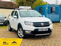 Used Dacia Sandero Lauréate 90 HP (66 kW) 2015 White Hatchback