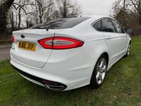 Begagnad Ford Mondeo Titanium 180 HK (132 kW) 2016 Vit Halvkombi