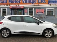 Used Renault Clio IV Dynamique 90 HP (66 kW) 2016 White Hatchback