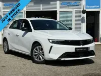 Used Vauxhall Astra Design Edition 130 HP (95 kW) 2023 White Hatchback