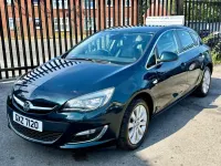 Used Vauxhall Astra Elite 165 HP (121 kW) 2014 Green Hatchback