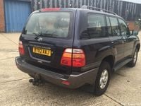 Used Toyota Land Cruiser 201 HP (147 kW) 2002 SUV