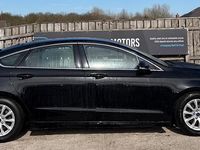 Usado Ford Mondeo Zetec 150 HP (110 kW) 2018 Preto Citadino