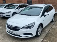 Used Vauxhall Astra 2018 White Estate